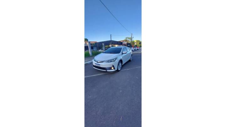 TOYOTA - COROLLA - 2018/2018 - Branca - R$ 102.900,00