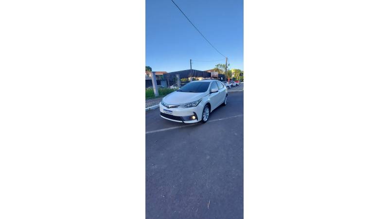 TOYOTA - COROLLA - 2018/2018 - Branca - R$ 102.900,00