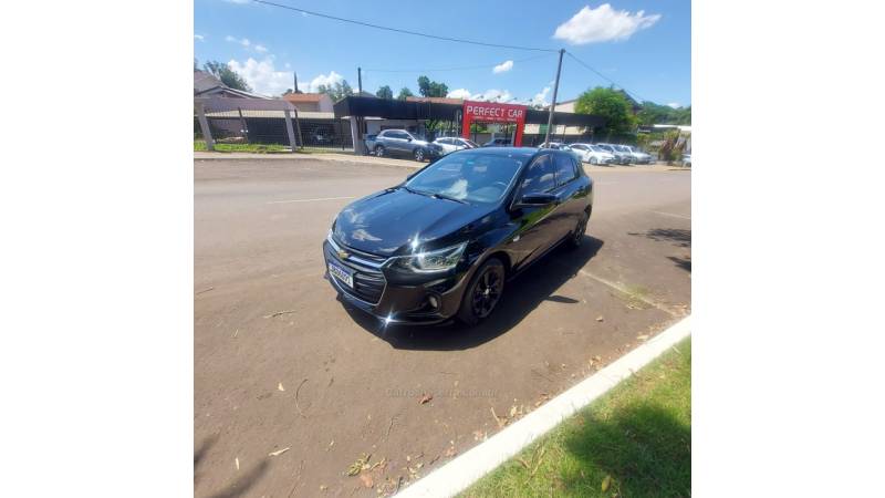 CHEVROLET - ONIX - 2022/2022 - Preta - R$ 74.900,00