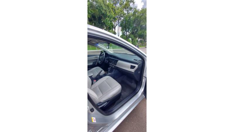 TOYOTA - COROLLA - 2015/2016 - Prata - Sob Consulta