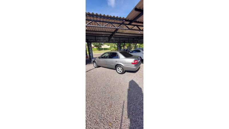 TOYOTA - COROLLA - 2002/2002 - Prata - R$ 32.900,00