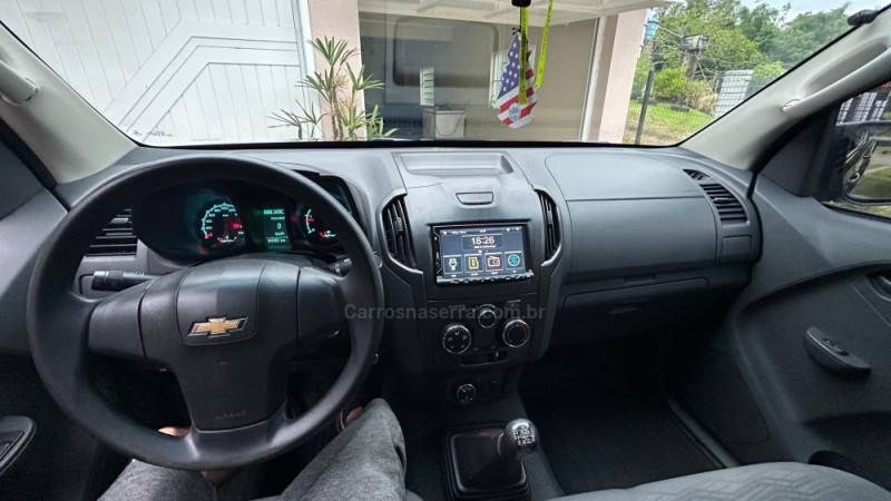 CHEVROLET - S10 - 2013/2014 - Preta - R$ 82.000,00