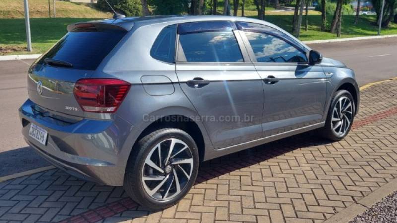 VOLKSWAGEN - POLO - 2022/2022 - Cinza - R$ 93.900,00
