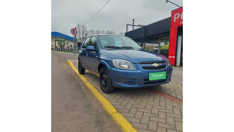 CHEVROLET - CELTA - 2014/2015 - Azul - R$ 36.900,00