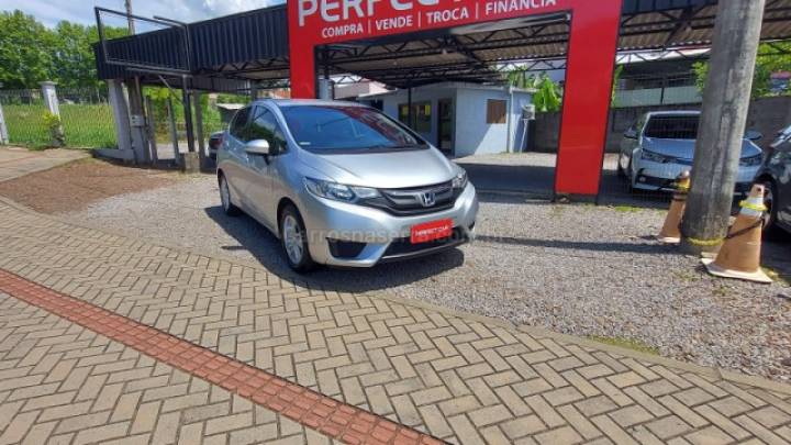 HONDA - FIT - 2015/2015 - Prata - R$ 63.900,00