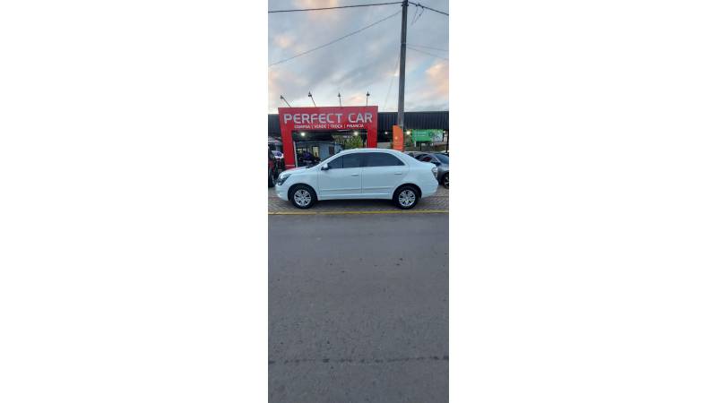CHEVROLET - COBALT - 2014/2014 - Branca - R$ 46.000,00