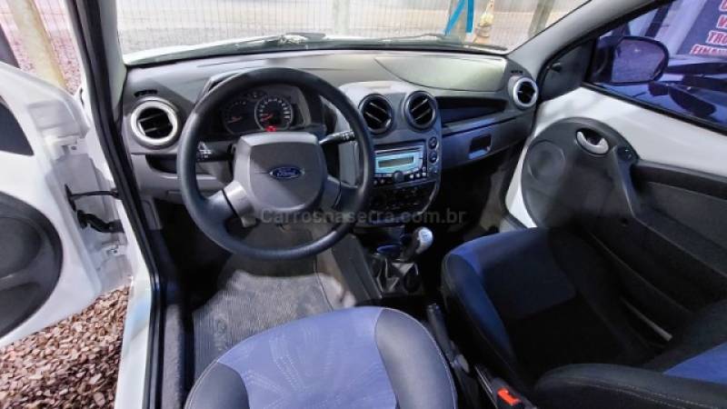 FORD - KA - 2012/2013 - Branca - R$ 29.500,00