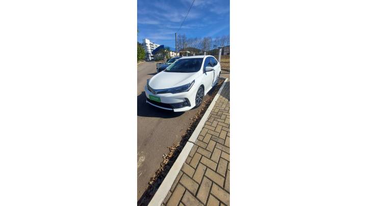 TOYOTA - COROLLA - 2018/2018 - Branca - R$ 108.900,00
