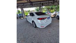 TOYOTA - COROLLA - 2022/2023 - Branca - R$ 135.000,00