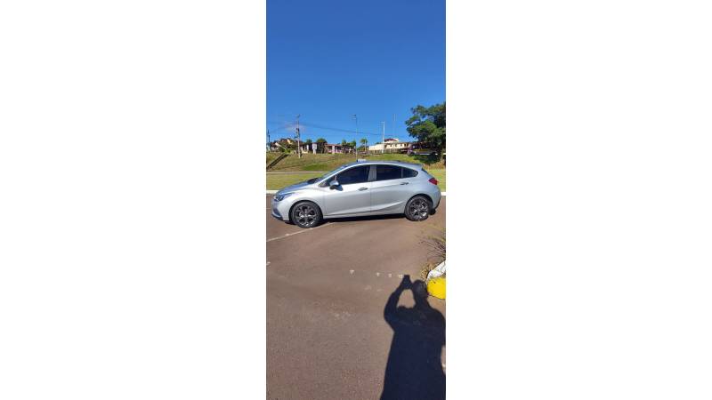 CHEVROLET - CRUZE - 2019/2019 - Prata - R$ 90.000,00