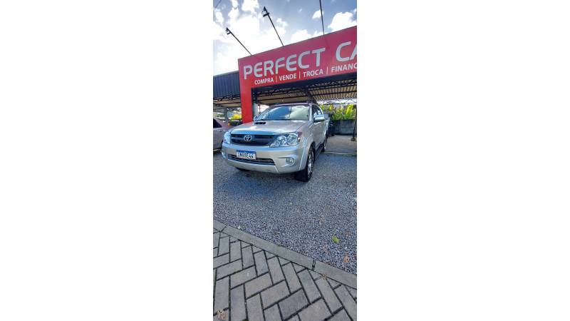 TOYOTA - HILUX SW4 - 2007/2007 - Prata - Sob Consulta