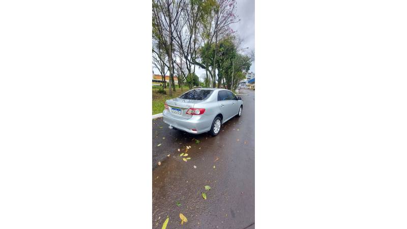 TOYOTA - COROLLA - 2012/2013 - Prata - R$ 75.900,00
