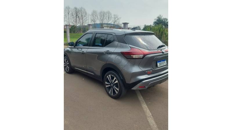 NISSAN - KICKS - 2022/2022 - Cinza - R$ 104.900,00