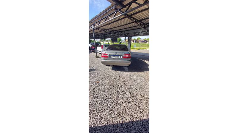 TOYOTA - COROLLA - 2002/2002 - Prata - R$ 32.900,00