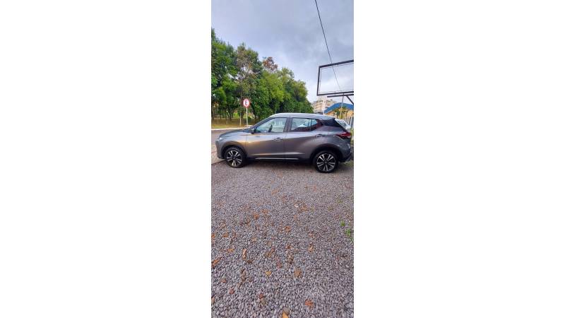 NISSAN - KICKS - 2022/2022 - Cinza - R$ 101.000,00
