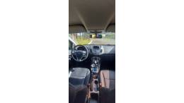 FORD - FIESTA - 2014/2015 - Branca - R$ 41.000,00