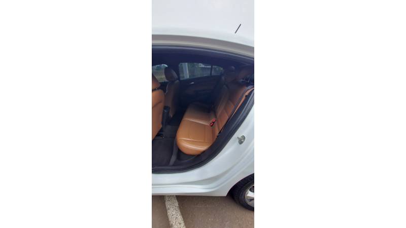 CHEVROLET - CRUZE - 2022/2022 - Branca - R$ 115.900,00