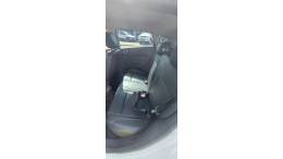 FORD - FIESTA - 2014/2015 - Branca - R$ 41.000,00