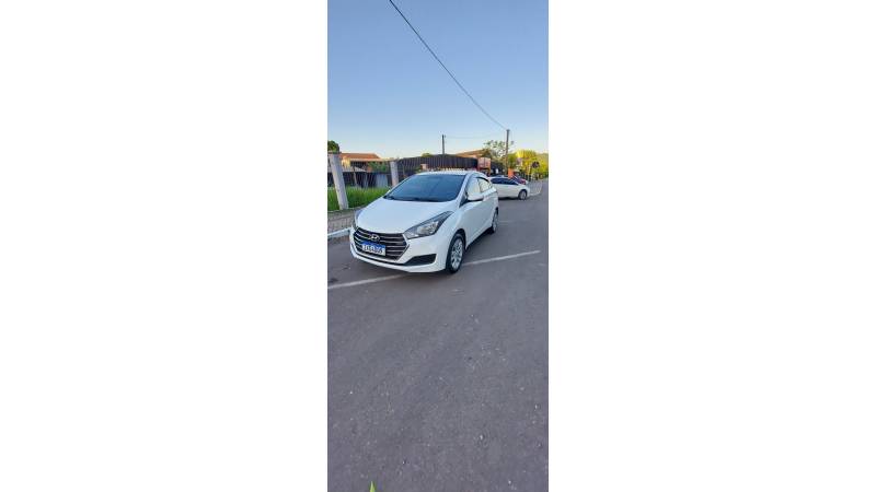 HYUNDAI - HB20S - 2016/2016 - Branca - R$ 57.900,00