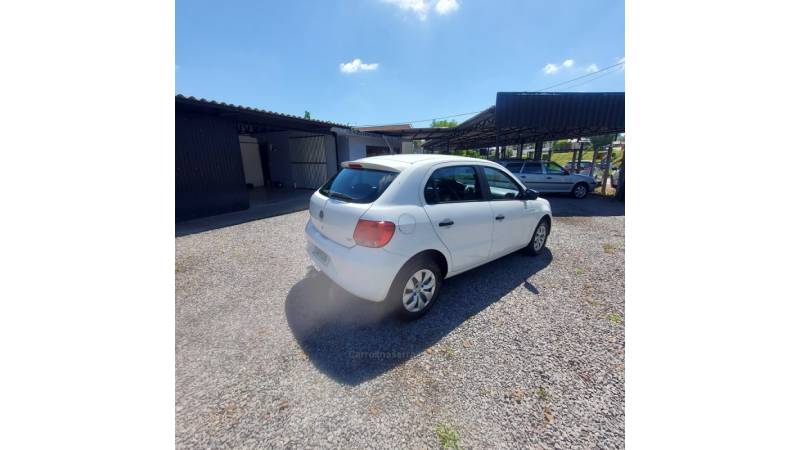 VOLKSWAGEN - GOL - 2015/2015 - Branca - R$ 43.900,00