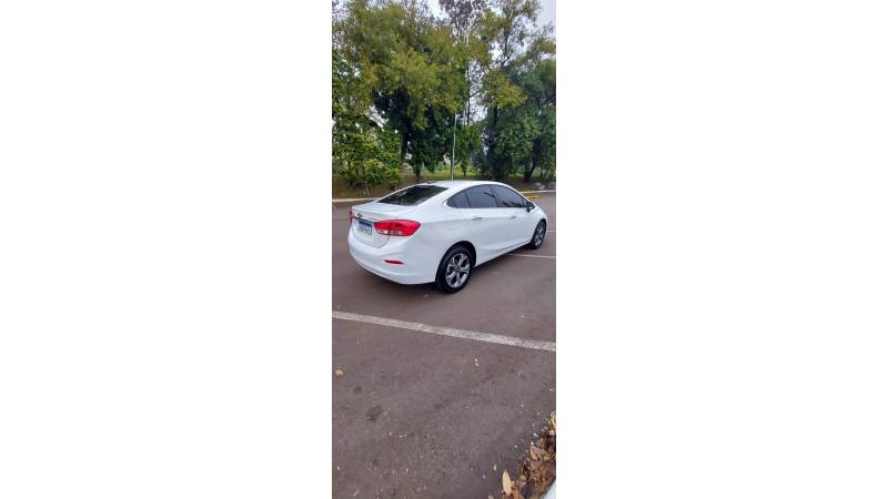 CHEVROLET - CRUZE - 2022/2022 - Branca - R$ 115.900,00