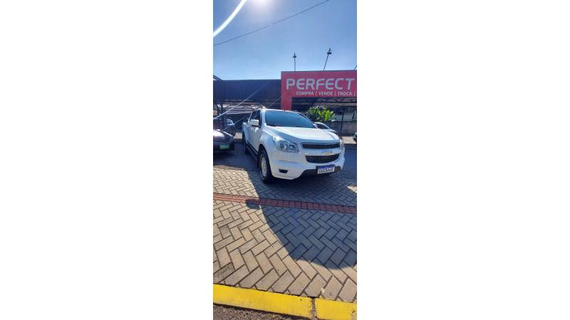 CHEVROLET - S10 - 2013/2014 - Branca - R$ 108.900,00