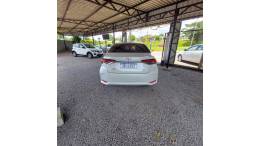 TOYOTA - COROLLA - 2022/2023 - Branca - R$ 135.000,00