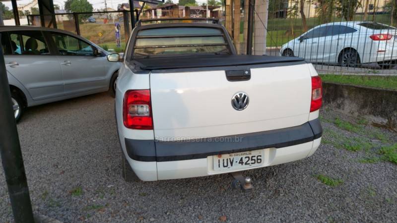 VOLKSWAGEN - SAVEIRO - 2013/2014 - Branca - R$ 39.000,00