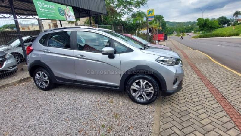 HONDA - WRV - 2017/2018 - Cinza - R$ 83.900,00
