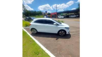 CHEVROLET - ONIX - 2015/2015 - Branca - R$ 53.900,00