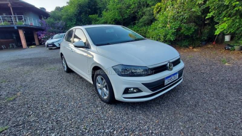 VOLKSWAGEN - POLO - 2020/2021 - Branca - R$ 75.900,00