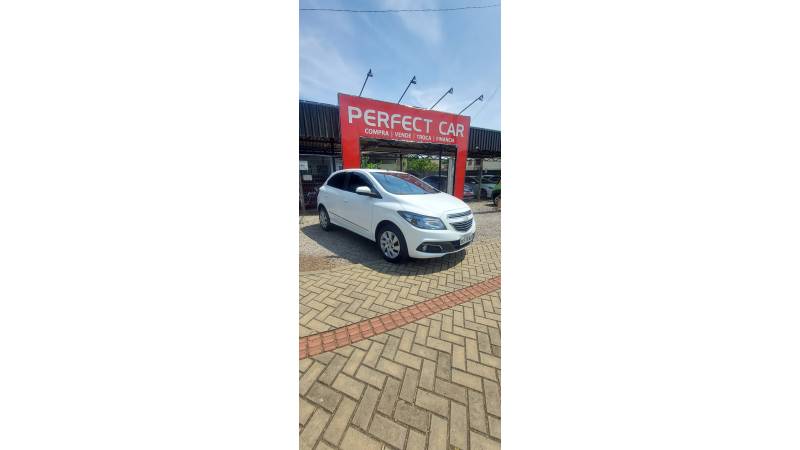 CHEVROLET - ONIX - 2016/2016 - Branca - R$ 53.900,00