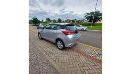 TOYOTA - YARIS - 2019/2019 - Prata - R$ 74.900,00