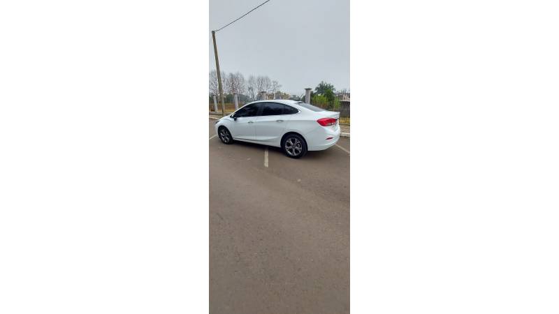 CHEVROLET - CRUZE - 2022/2022 - Branca - R$ 115.900,00