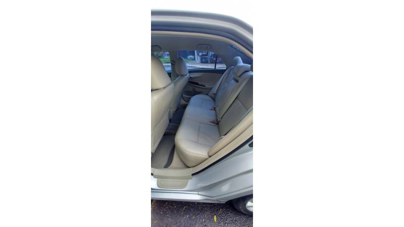 TOYOTA - COROLLA - 2012/2013 - Prata - R$ 75.900,00