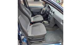 CHEVROLET - CELTA - 2014/2015 - Azul - R$ 36.900,00