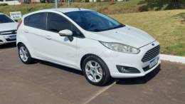 FORD - FIESTA - 2014/2015 - Branca - R$ 41.000,00