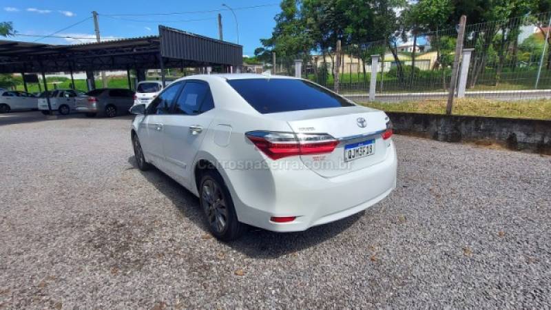 TOYOTA - COROLLA - 2019/2019 - Branca - R$ 108.500,00
