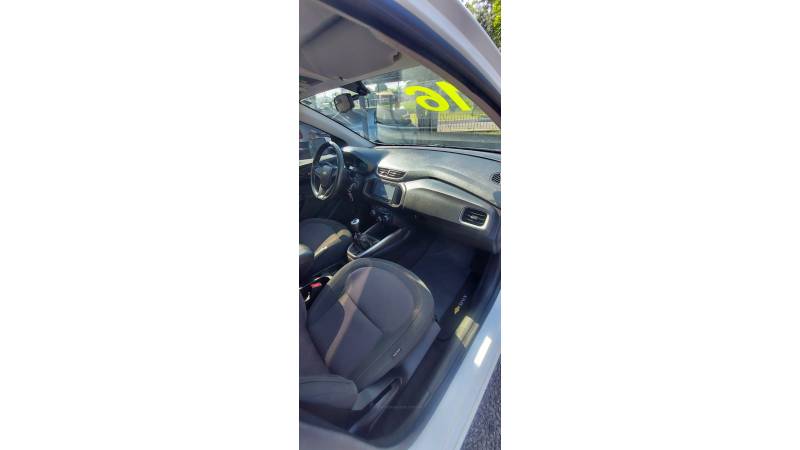 CHEVROLET - ONIX - 2016/2016 - Branca - R$ 53.900,00