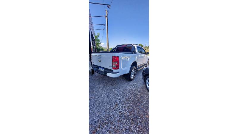 CHEVROLET - S10 - 2013/2014 - Branca - R$ 108.900,00
