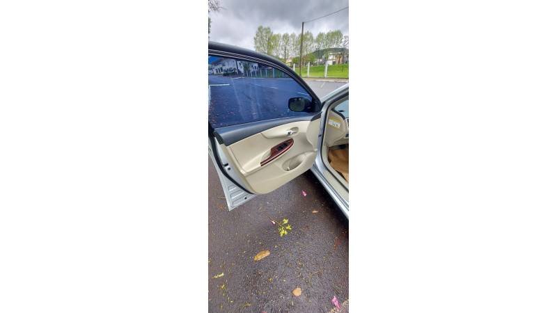 TOYOTA - COROLLA - 2012/2013 - Prata - R$ 75.900,00