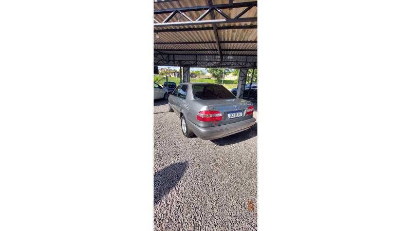 TOYOTA - COROLLA - 2002/2002 - Prata - R$ 32.900,00