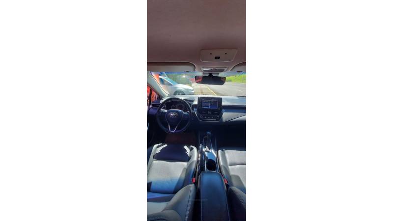TOYOTA - COROLLA - 2022/2023 - Branca - R$ 135.900,00