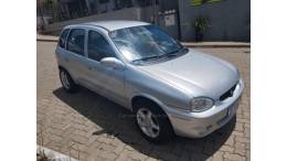 CHEVROLET - CORSA - 2002/2002 - Prata - R$ 16.800,00