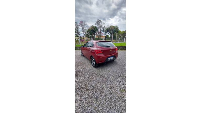 CHEVROLET - ONIX - 2017/2018 - Vermelha - R$ 68.500,00