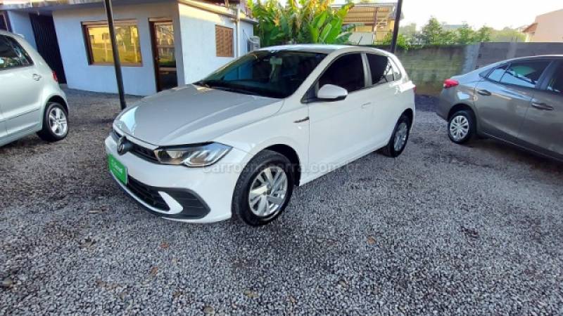 VOLKSWAGEN - POLO - 2023/2023 - Branca - R$ 98.000,00